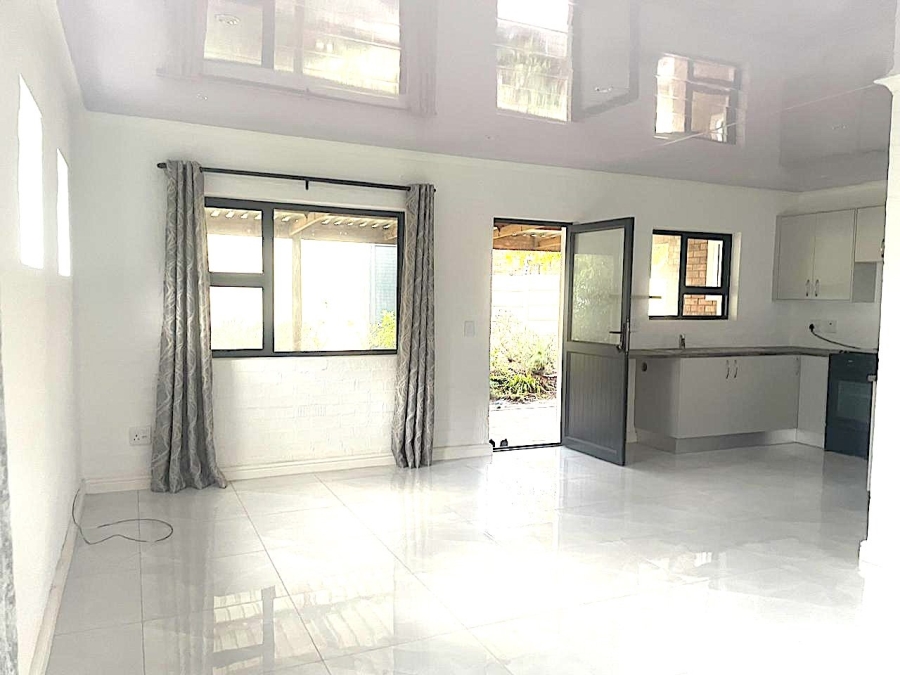 To Let 2 Bedroom Property for Rent in Crofters Valley Western Cape